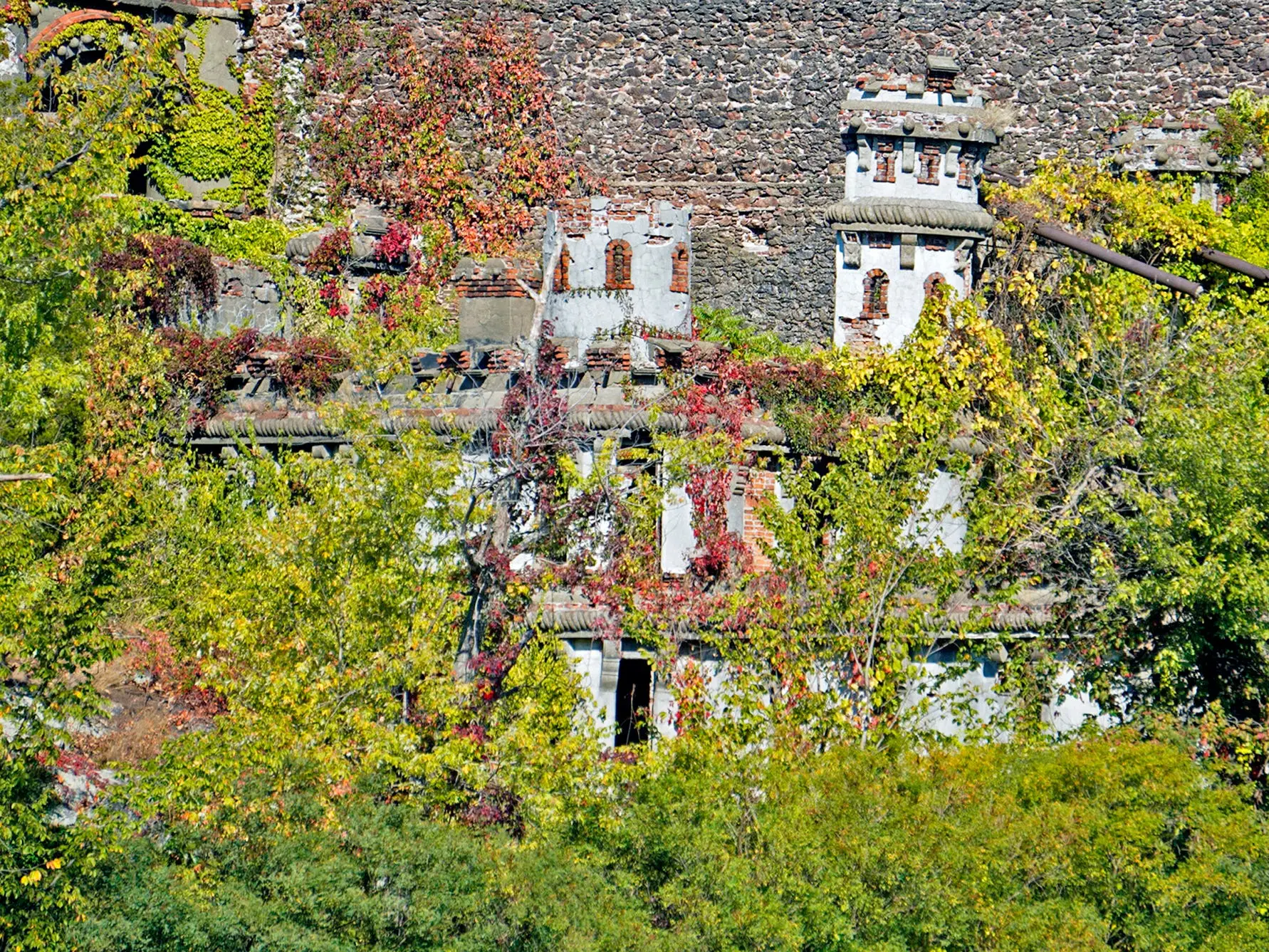 Bannerman's Castle ruins