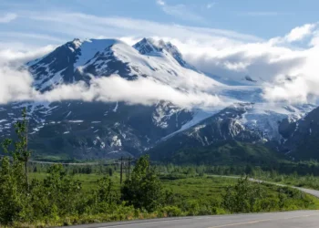 I’ve lived in Alaska for over 35 years. Here are 6 mistakes I always see tourists make when visiting the state.