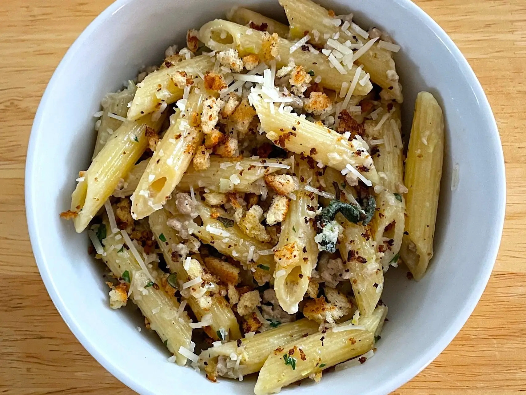 A bowl of pasta.