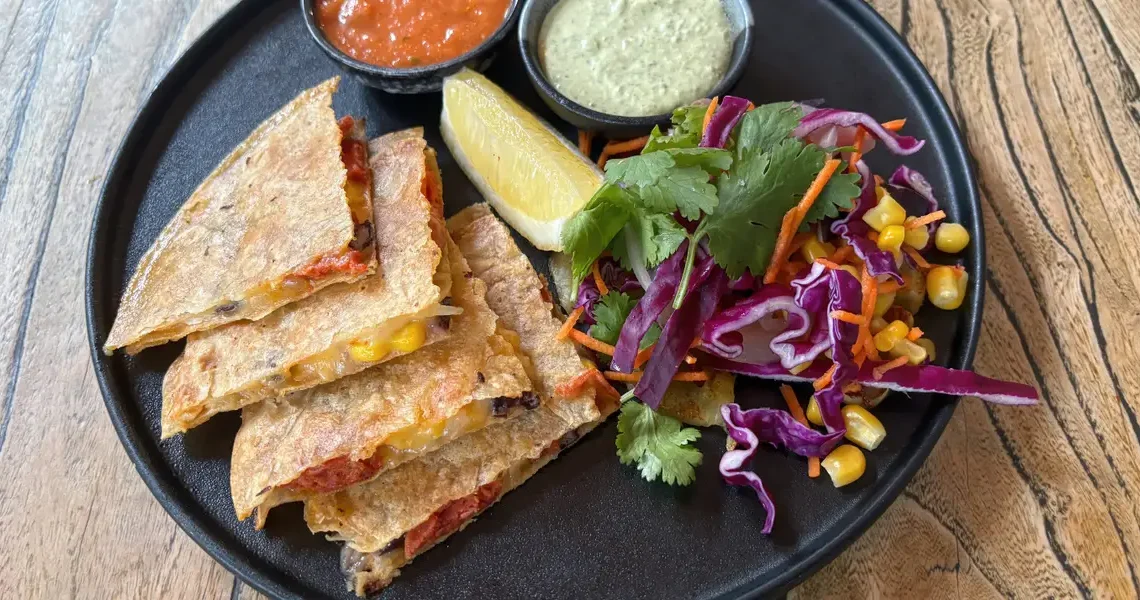 I’m a dietitian who helps busy parents lose weight. I always swear by these 8 family-friendly meals.