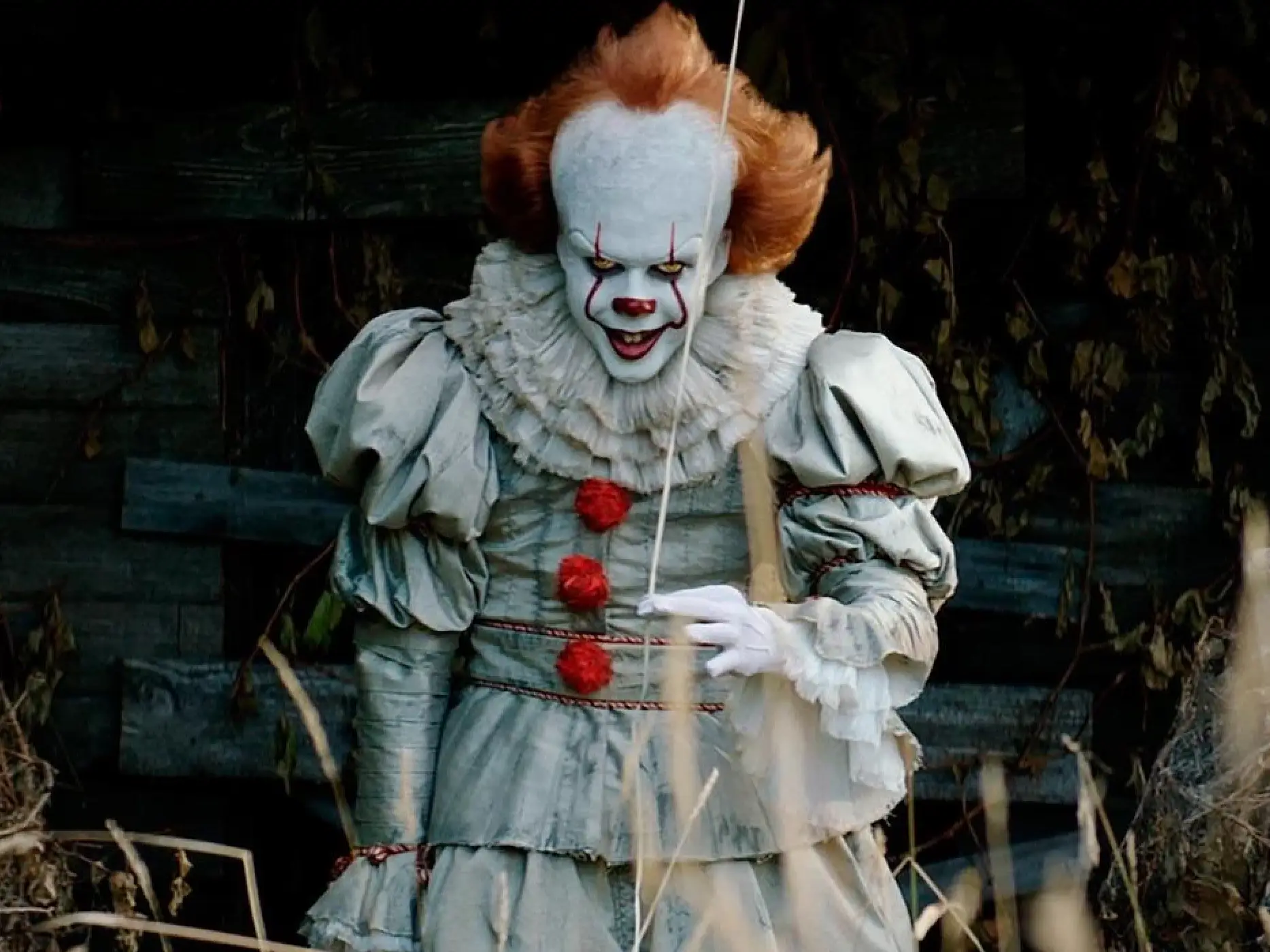 bill skarsgard as pennywise in it