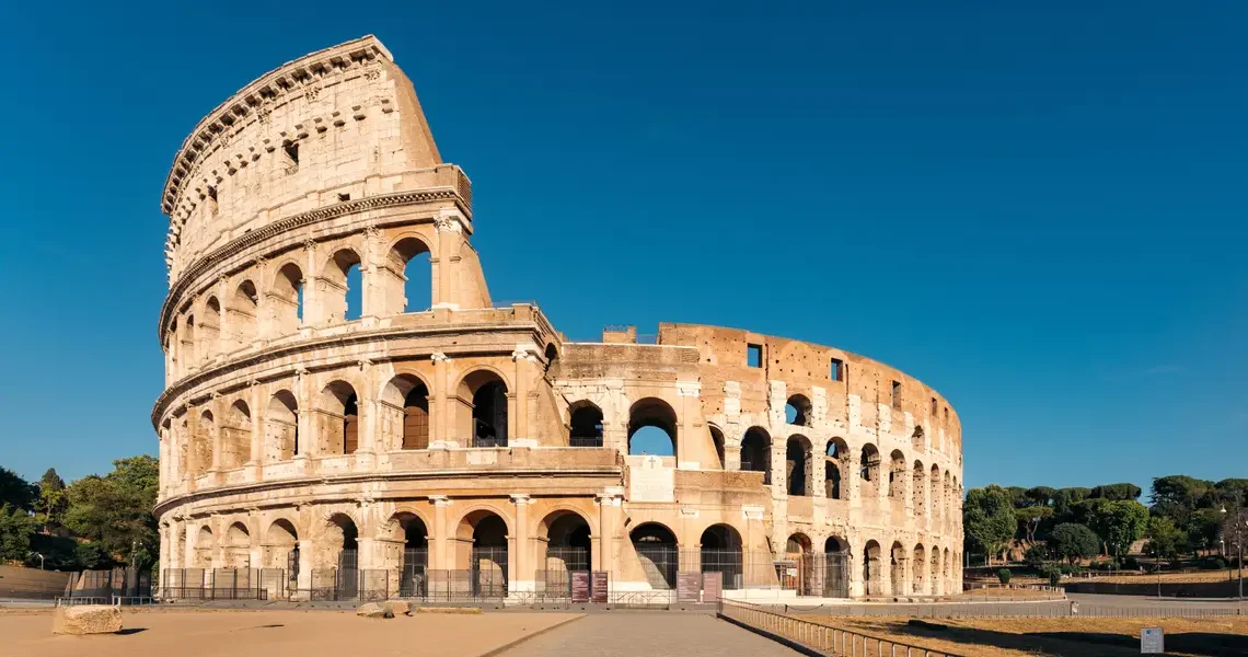 I’ve been to every region in Italy. These 3 tourist attractions are worth the hype — but there are 2 I’d skip.