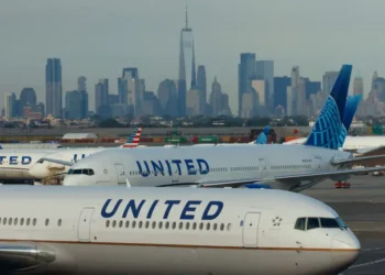 United is teasing Delta for not having Starlink on its planes, and trying to lure loyal customers with its fast WiFi