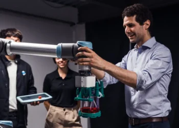 This robotics startup raised $75 million to automate drug manufacturing. See the pitch deck.