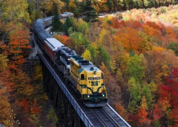 7 things passengers should never do on a train, according to an etiquette coach