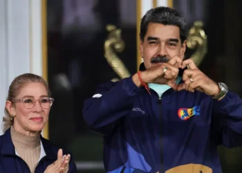 She’s lost 2 teeth and 25 pounds. Now Nicolás Maduro’s wife says she should get out of jail for a heart procedure.