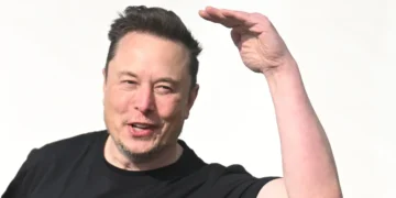 SpaceX just scored a key Starlink approval that could shake up the wireless market