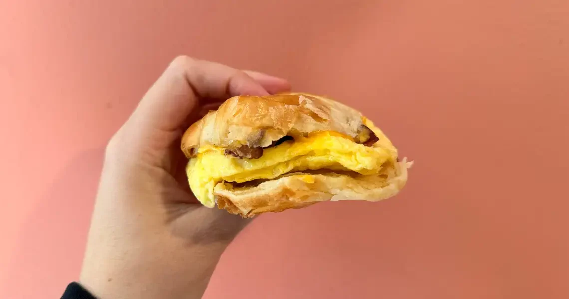 I tried breakfast at 5 fast-food chains. The best meal was one of the cheapest.
