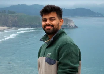 I left my $200K Microsoft job to bet on my startup. Work became less fun, and AI made me feel ready to build it alone.