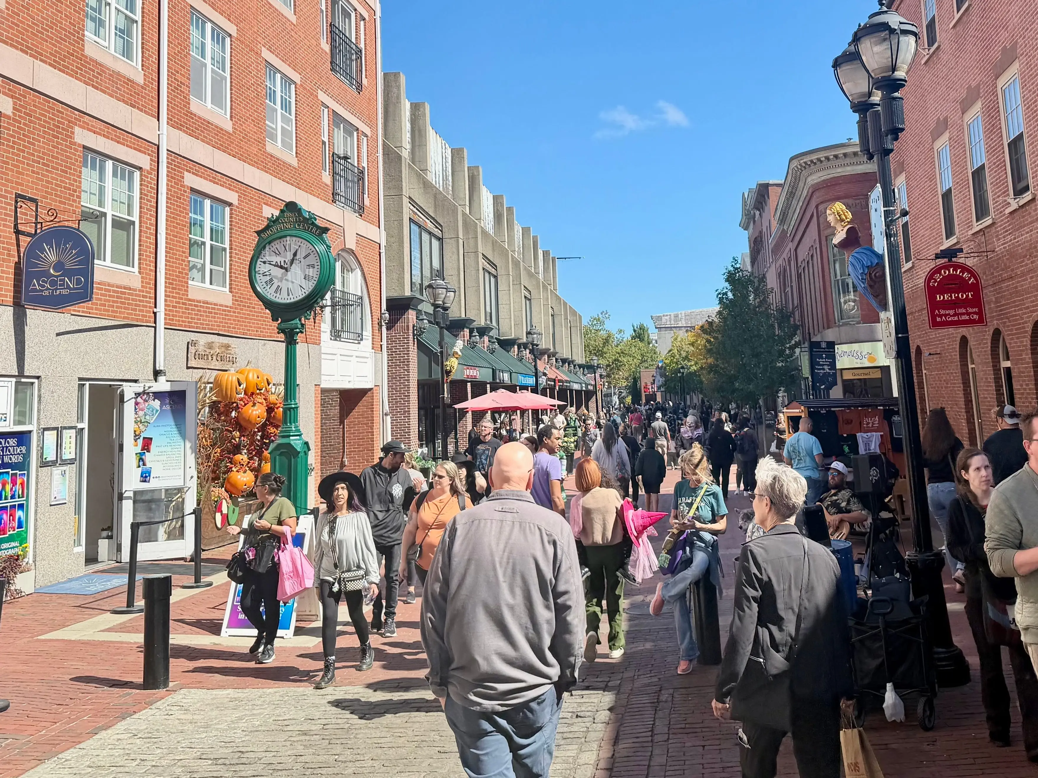 A crowded street in Salem, Massachusetts.