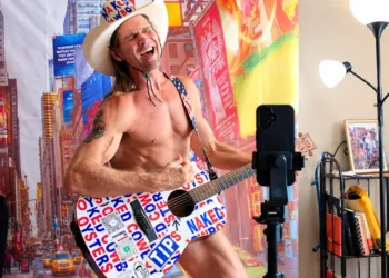 NYC’s famous ‘Naked Cowboy’ breaks down how much he actually makes
