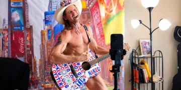 NYC’s famous ‘Naked Cowboy’ breaks down how much he actually makes