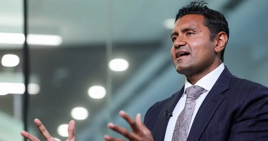 Palantir CTO says some AI researchers are taking up smoking because they expect AI to cure cancer