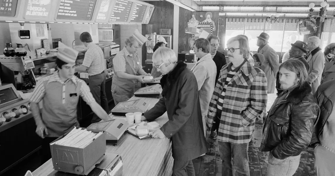 Vintage photos show what it was like to eat at McDonald’s in the 1970s