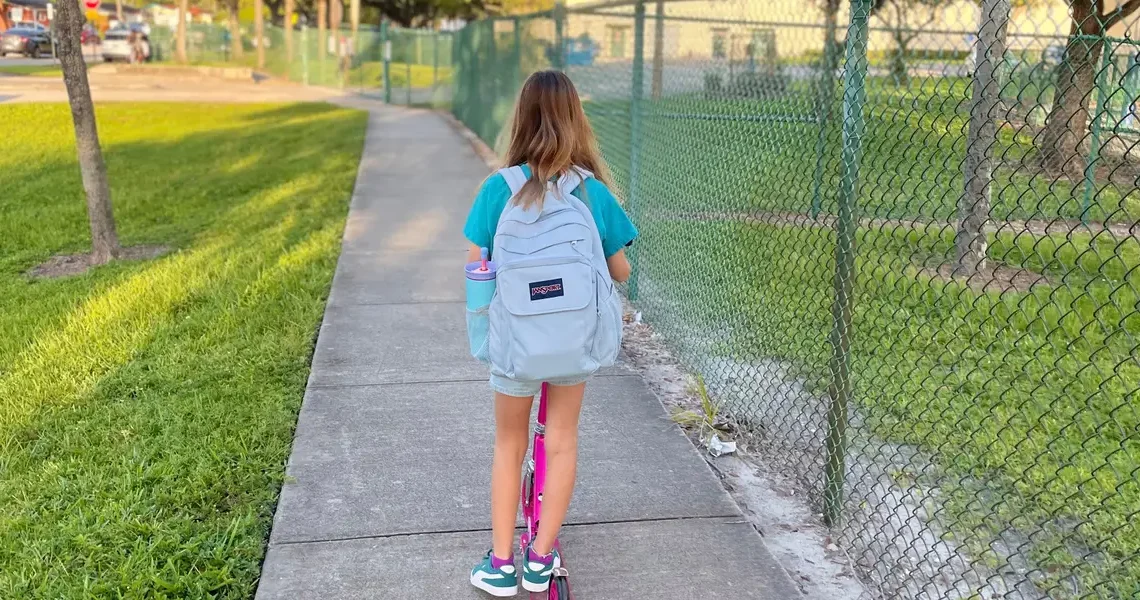 I’m a French mom with a child in an American school. I like the school spirit, the shorter days, and the less rigid approach.