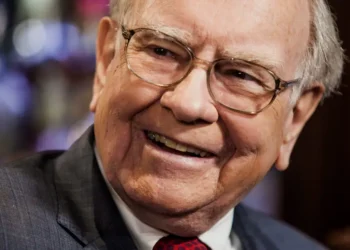 Warren Buffett says to ‘make money while you sleep.’ AI agents may be the answer, Robinhood CEO says.