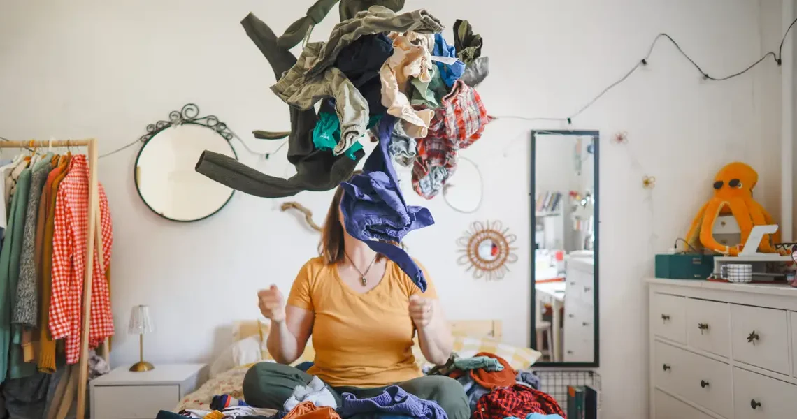 I’m a professional declutterer and don’t declutter my entire house at once. I get rid of 5 things a day instead.