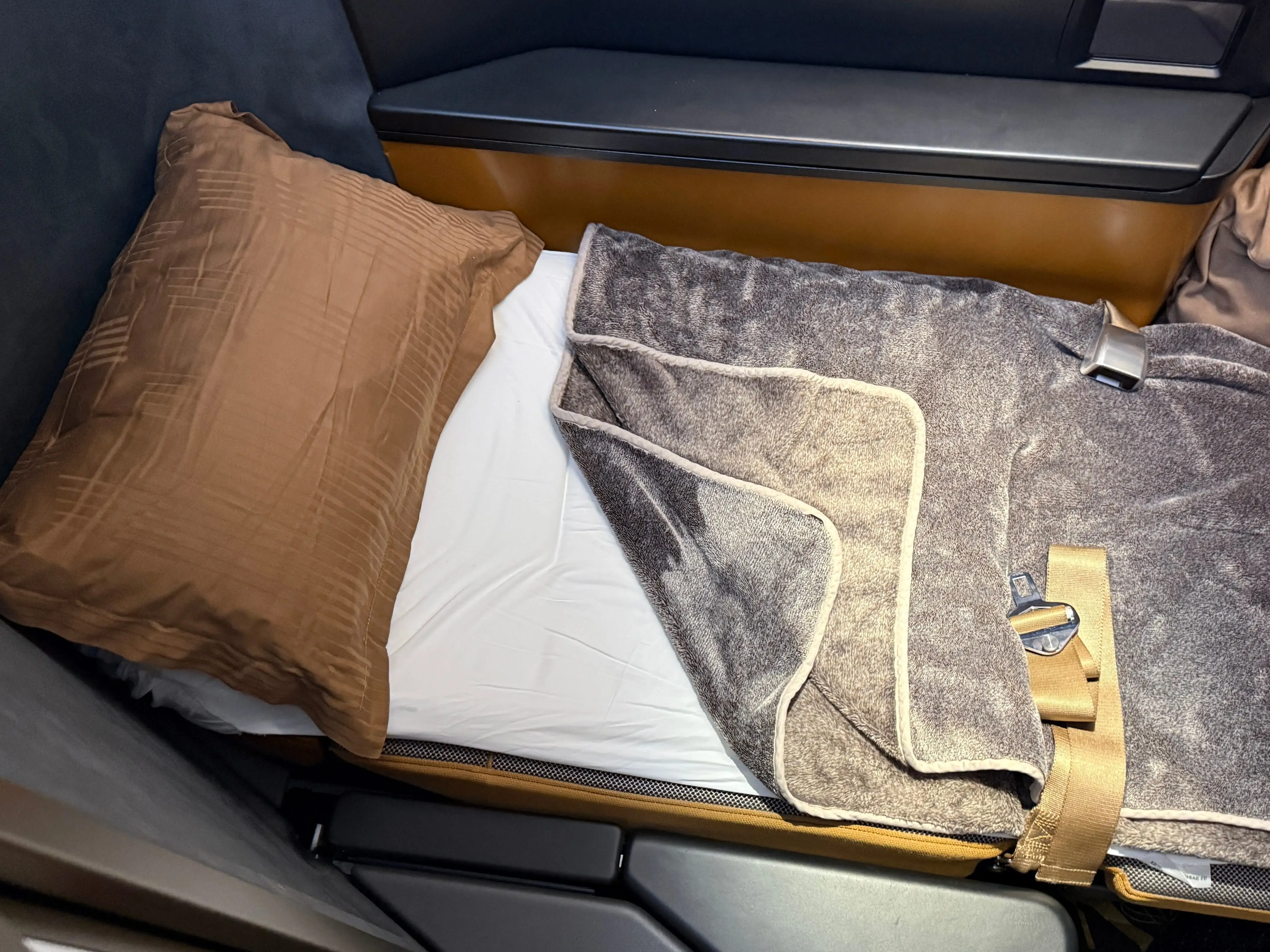 The seat in bed mode.