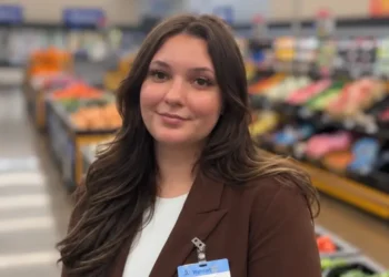 I’m a Walmart store manager at 23. I worked hard to get this life and started as a cashier — here’s my career journey.