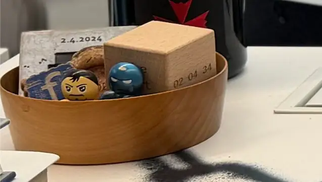 A bowl of trinkets