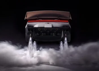 Tesla’s flying Roadster is a weapon in the talent wars
