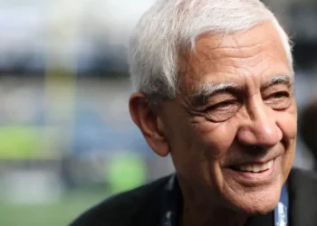 Want to work for a billionaire investor? Vinod Khosla is hiring.
