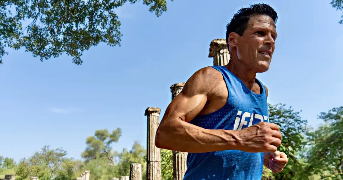 The ultramarathon legend who ran 350 miles nonstop says the key to doing hard things is simpler than most people think