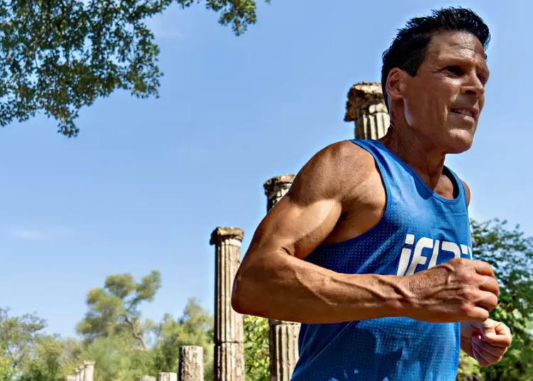 The ultramarathon legend who ran 350 miles nonstop says the key to doing hard things is simpler than most people think