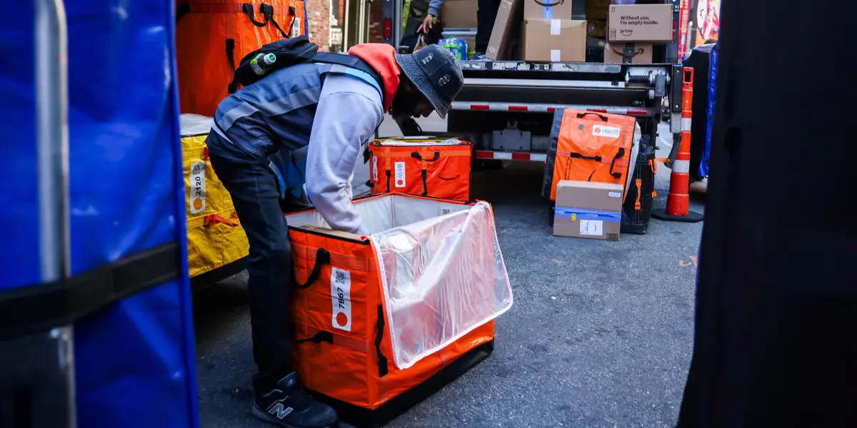 Amazon aims to add 300,000 seasonal workers — and expands health ...