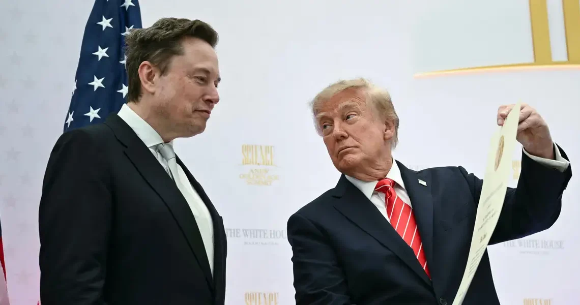 Elon Musk’s $10 billion share giveaway is the latest sign he and Trump are solidly back on the same page