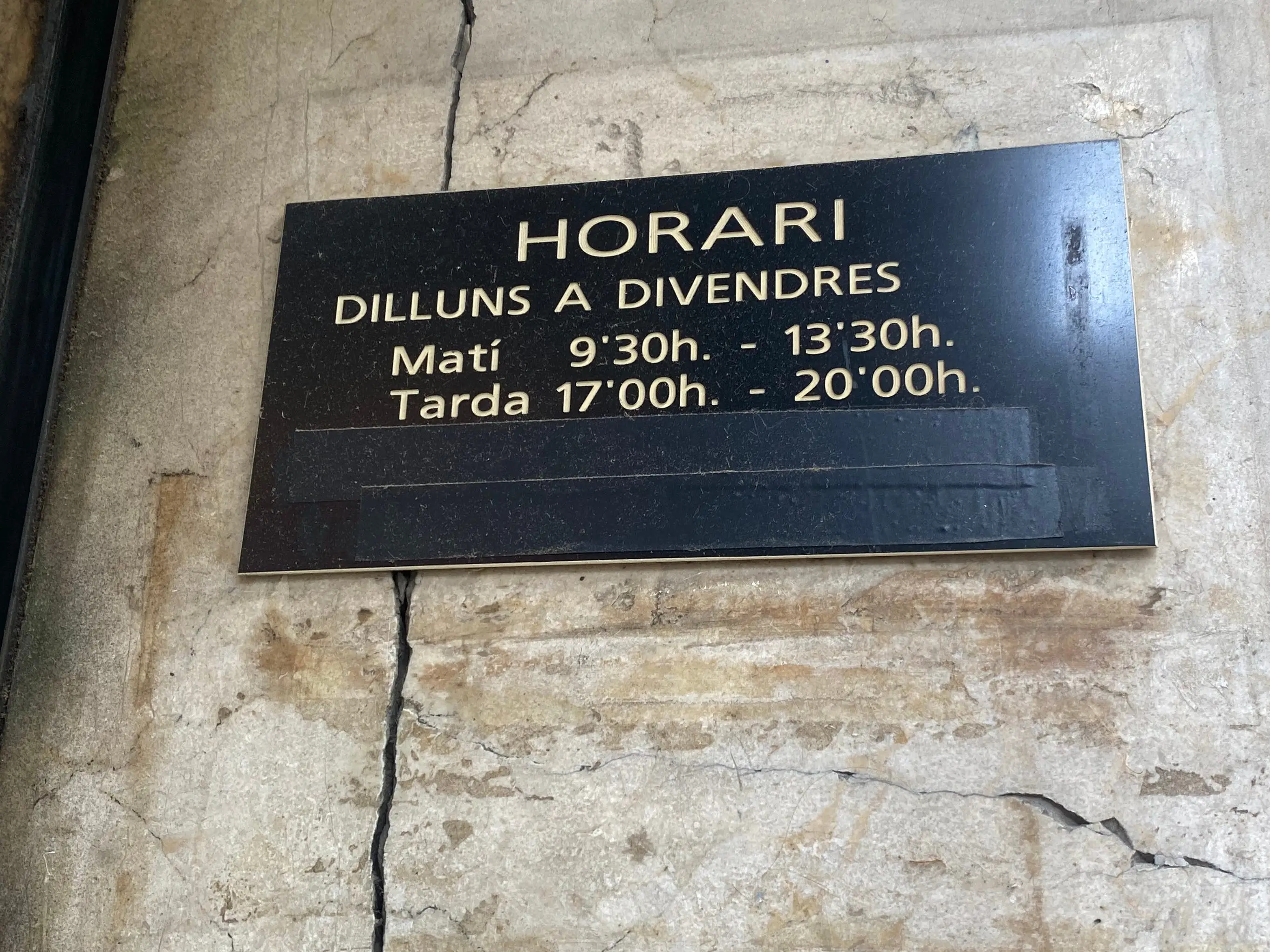 Store hours in Spain