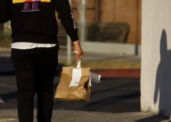 This new food delivery service is trying to take on DoorDash and Uber Eats by offering no menu markups