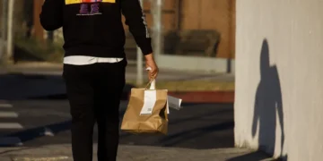 This new food delivery service is trying to take on DoorDash and Uber Eats by offering no menu markups