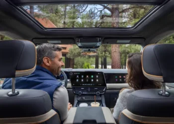 GM’s OnStar gets an AI makeover — but humans will still answer when airbags deploy
