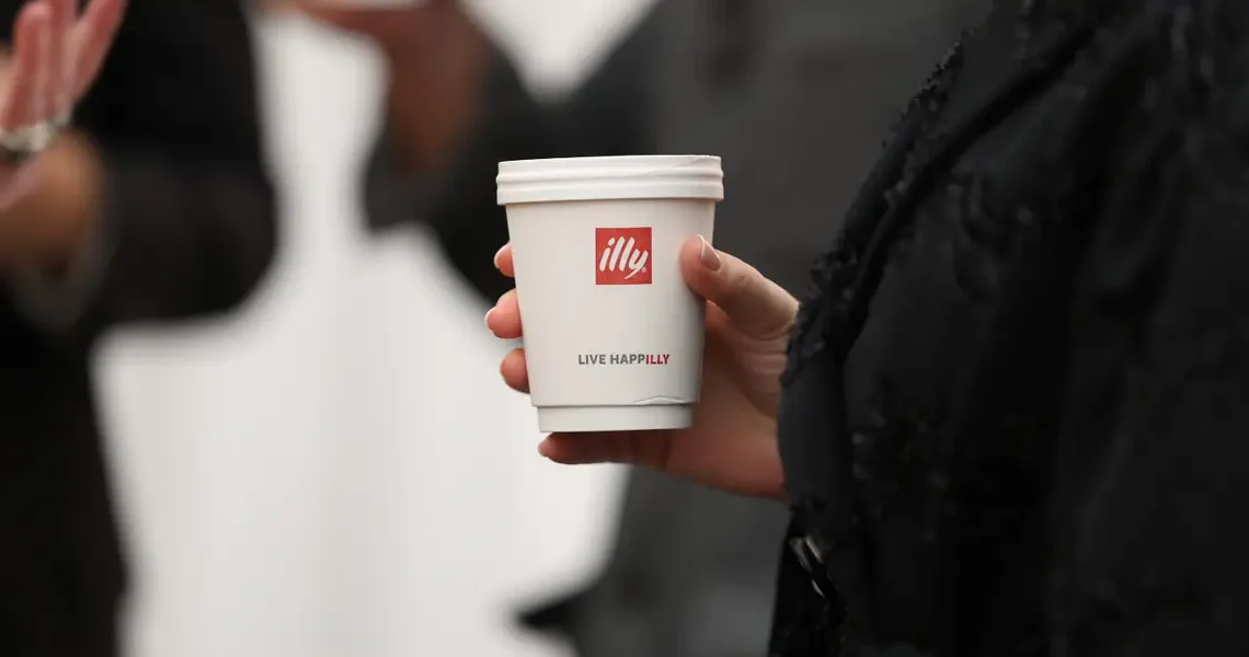 The latest sign we’re eating out less: Restaurants are buying fewer disposable cups and paper towels