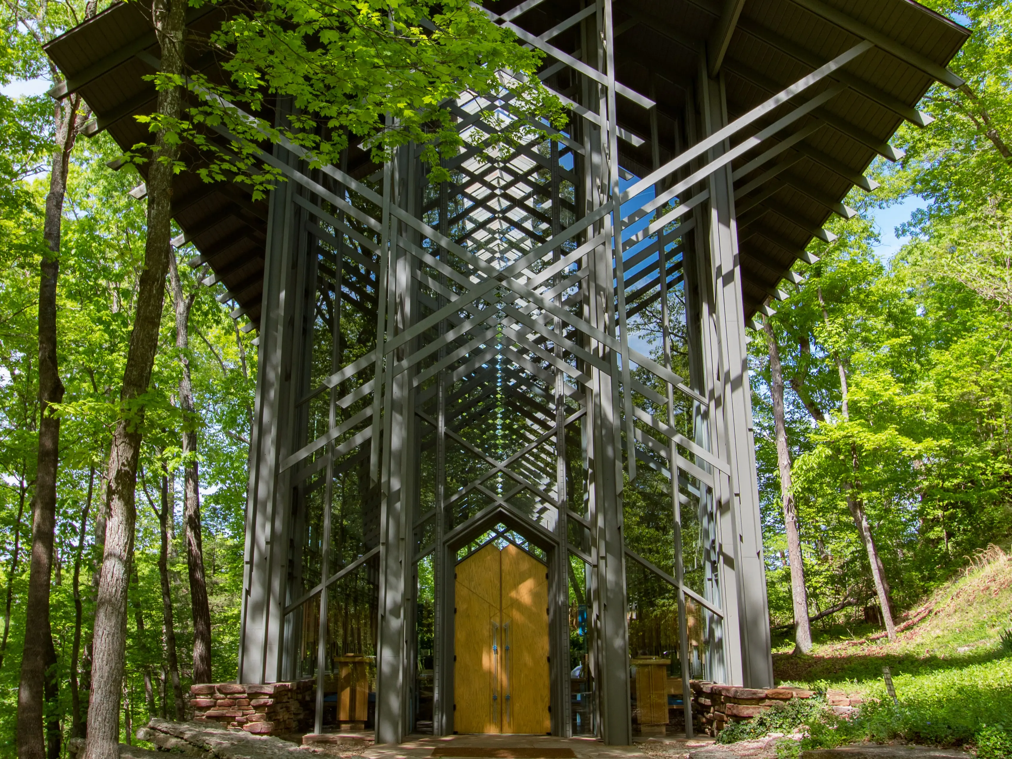 Eureka Springs, Arkansas woodland sanctuary that rises forty-eight feet as it reaches for the Ozark skies; consists of 425 windows, over 6,000 SF of glass