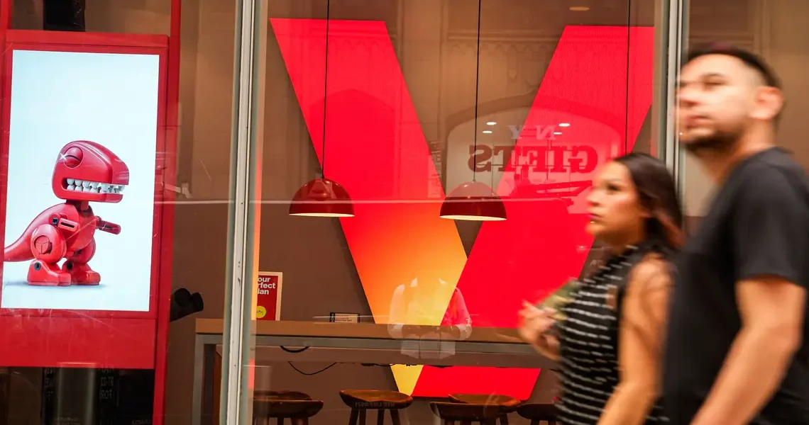 Verizon says SpaceX needs up to 8 years and a half trillion dollars to compete in wireless