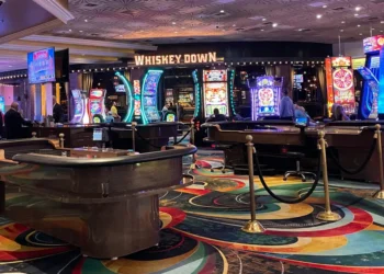 I’ve lived in Las Vegas for almost 20 years. Tourists should stop wasting money on these 5 things.
