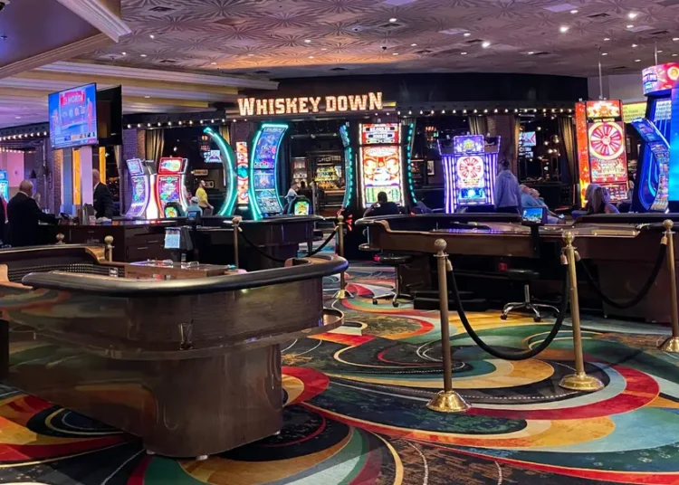 I’ve lived in Las Vegas for almost 20 years. Tourists should stop wasting money on these 5 things.