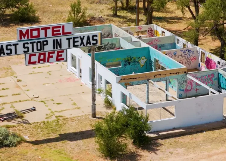 Route 66 turns 100 this year. I visited the ghost towns that once thrived along America’s most iconic highway.