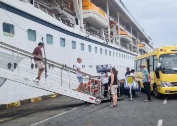 Residents on the doomed Villa Vie Odyssey cruise describe the first 24 hours after being kicked off in Cambodia