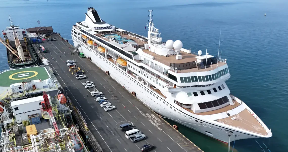 Read the memo Villa Vie Residences CEO sent to residents as the ship’s finances reached a ‘critical point’