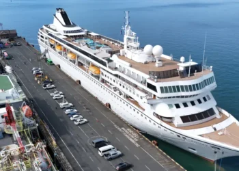 Read the memo Villa Vie Residences CEO sent to residents as the ship’s finances reached a ‘critical point’