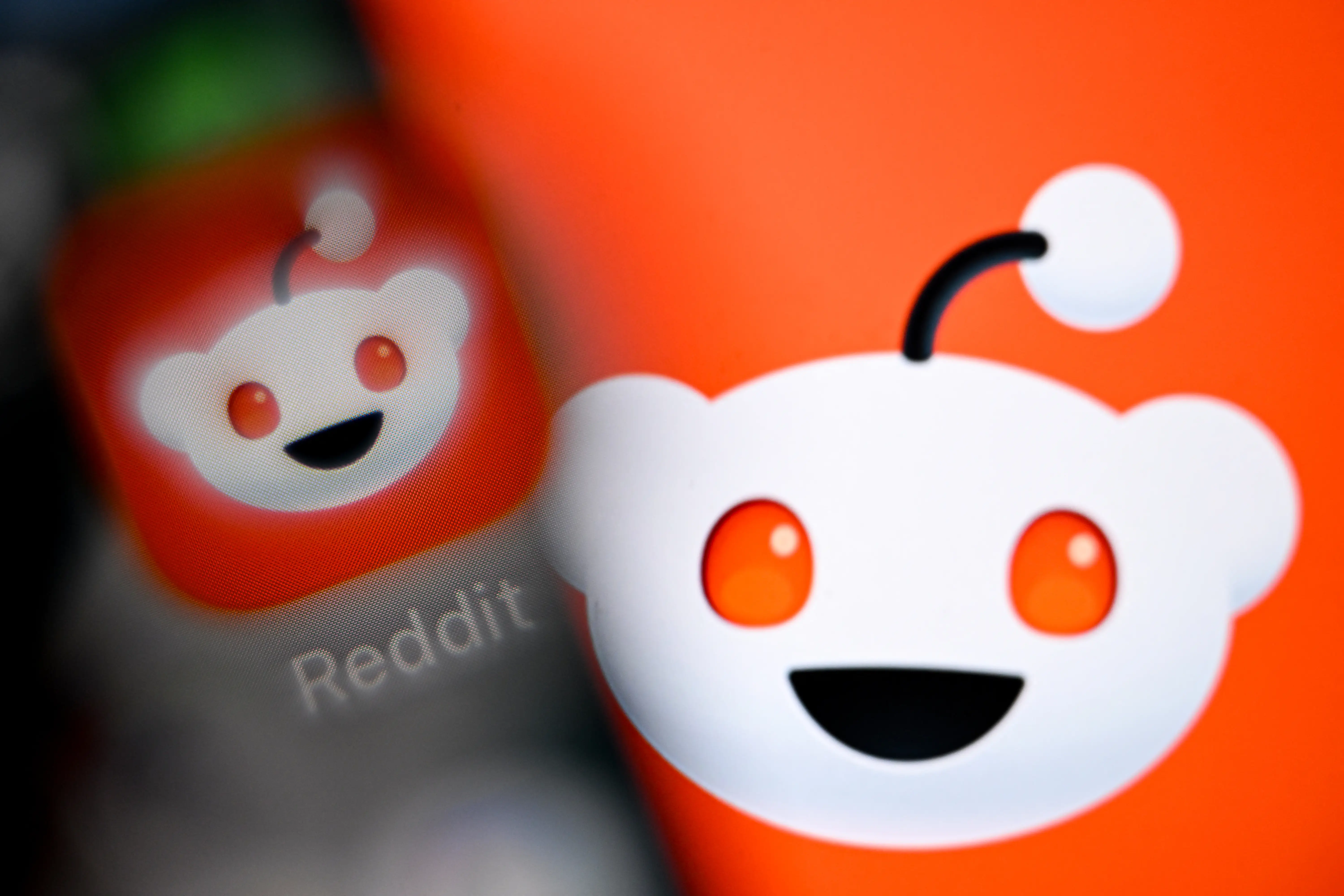 reddit logo