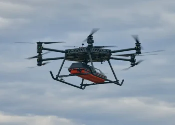 A wounded Ukrainian soldier thought he was going to die. Then a drone pilot flew ‘like a ninja’ to airlift him out.