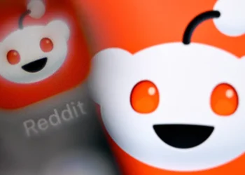 Reddit is going logged-in only. Blame Google AI Overviews.