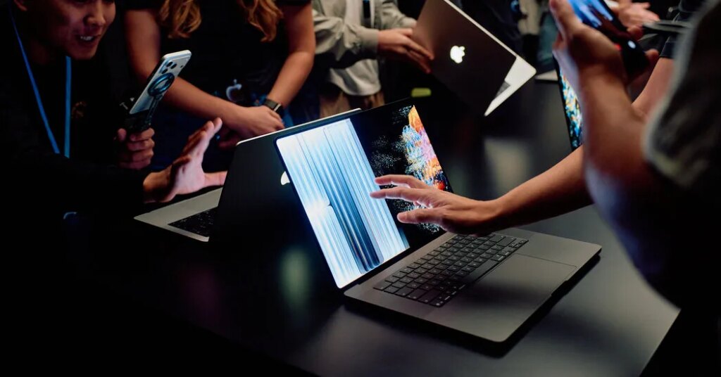 Apple Unveils Its First Touch-Screen Laptop Computer