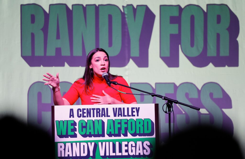 Breaking down the cash fueling Democrats and Republicans in the midterms
