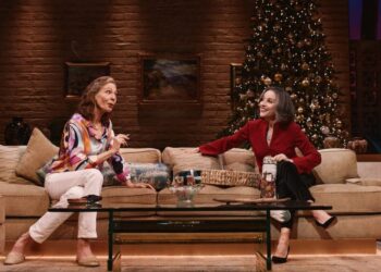 ‘Other Desert Cities’ Broadway Review: Julia Louis-Dreyfus Brings Biting Levity to Her Main Stem Debut