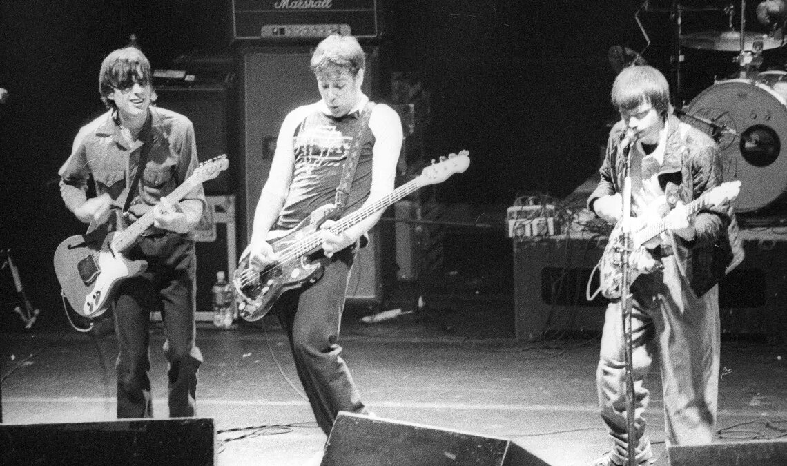 3 Alt-Rock Songs From the 90s You Can Play for Your Crush When They’re Not Getting the Hint